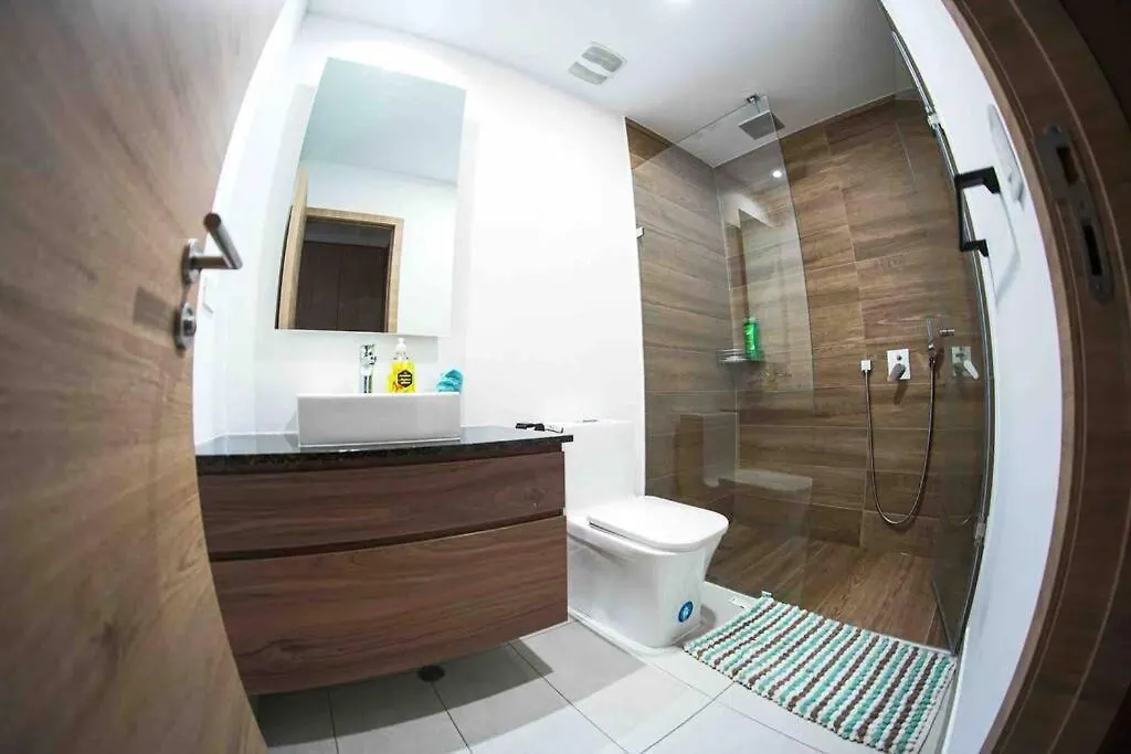 Apartamento Suite Lujosa Edificio One Piso 21 Quito- Ecuador